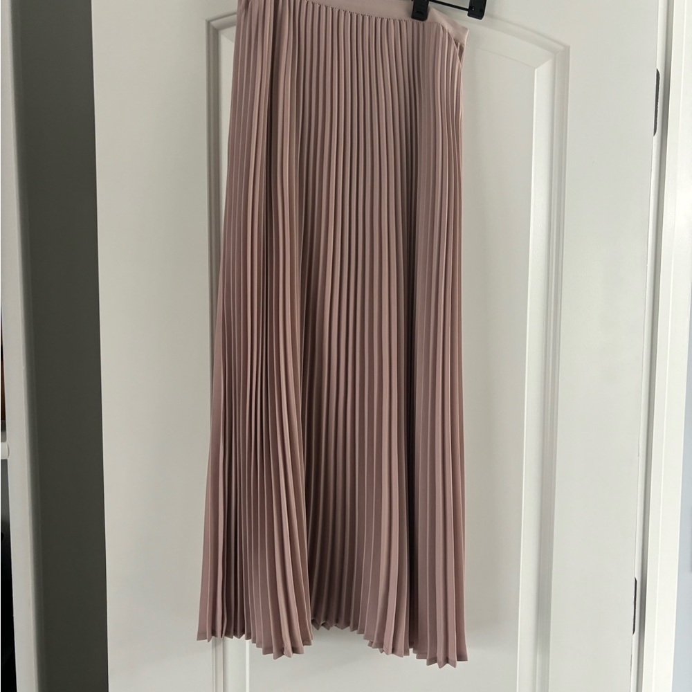 Babaton Mauve A-Line Pleated Skirt